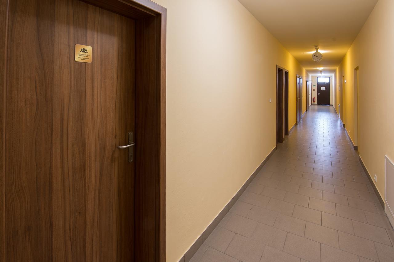 Hotel Aréna Brumov Exterior foto