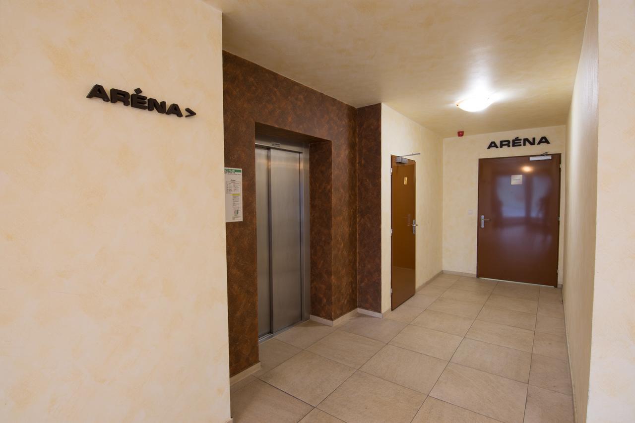 Hotel Aréna Brumov Exterior foto